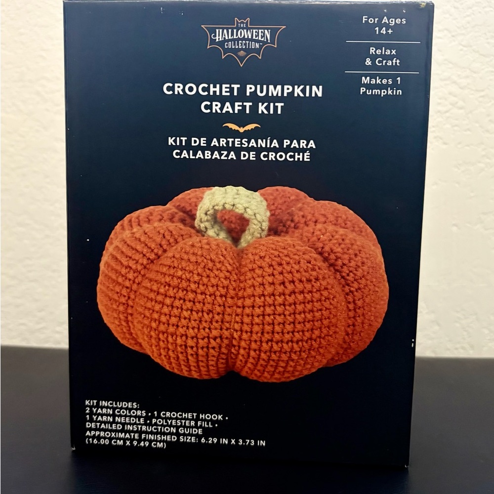 Halloween Collection Crochet Pumpkin Craft Kit - Orange & Green